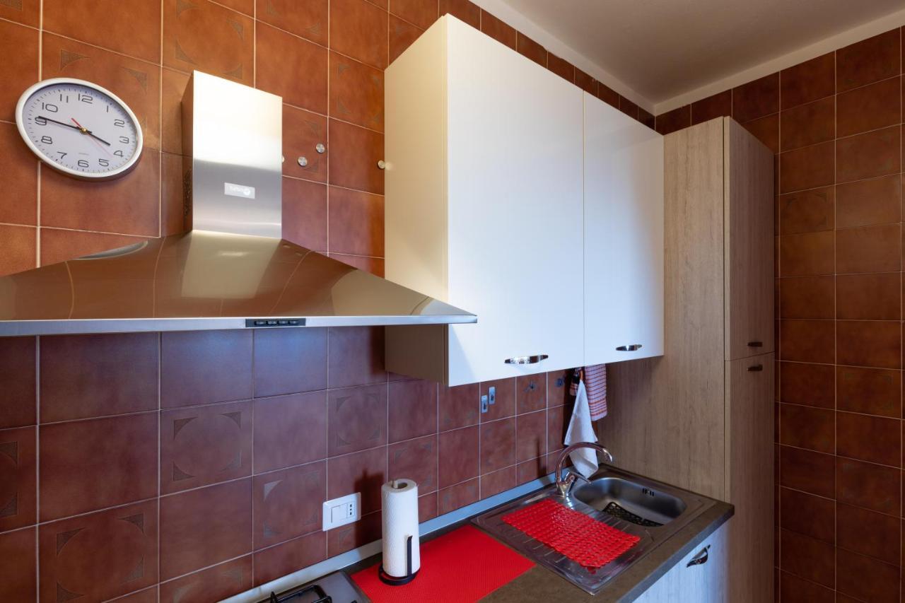 086 - Sunshine Home, 5 Minuti Dalla Spiaggia - Parcheggio Privato Gratis Incluso 오스페달레티 외부 사진
